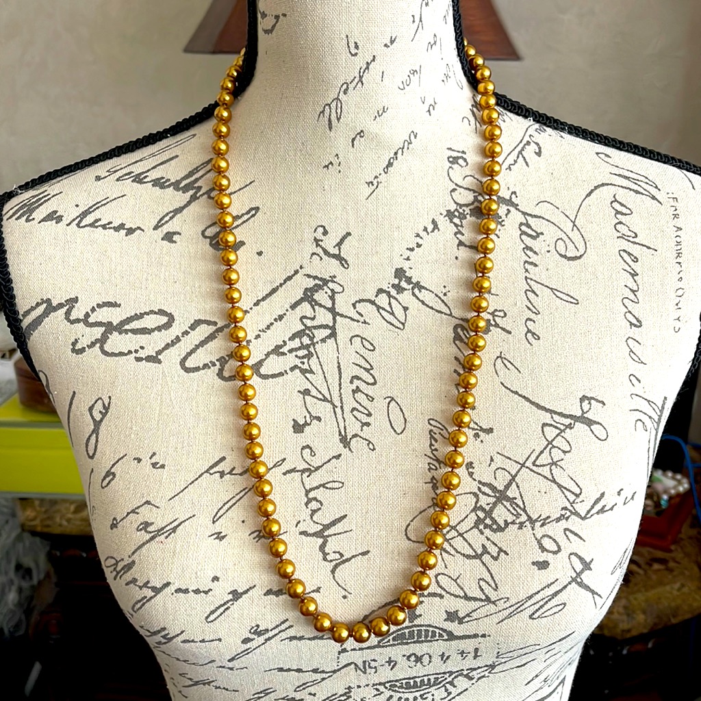 Gorgeous Kissaka Golden Knotted Faux Pearl Necklace 28” Signed Clasp Lovely